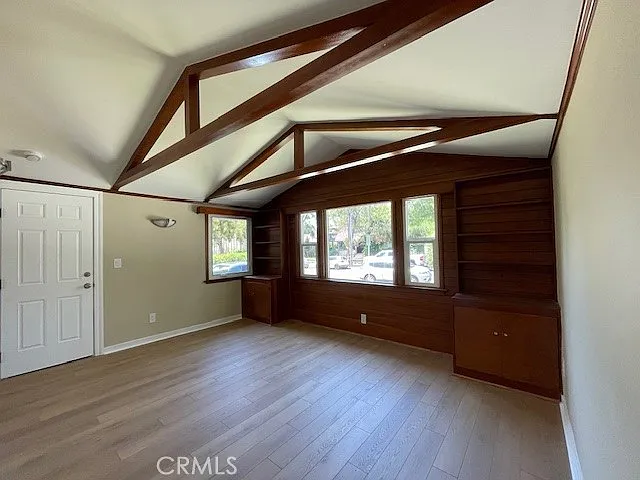 420 N Mentor Ave — Photo 5