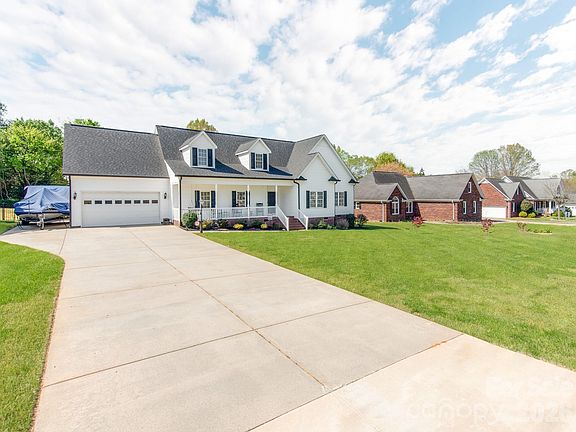 3rd image of 2261 Stallings Rd