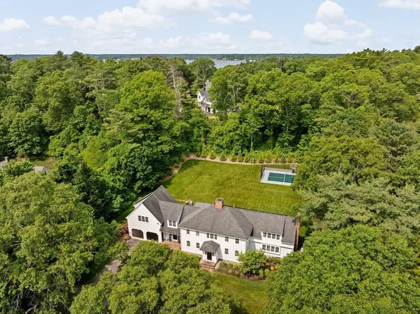 322 Standish St, Duxbury, MA 02332