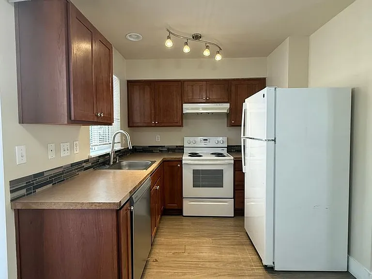 8527-8539 SE Clinton 7 plex — Photo 4