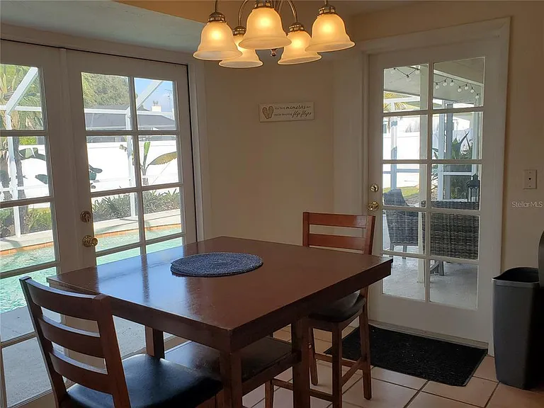 2745 Cardwell Way — Photo 2