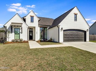 403 Sunshine Rise Dr, Broussard, LA 70518