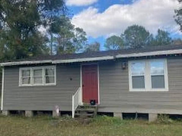 3335 Big Point Rd, Moss Point, MS 39562