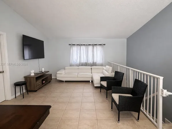 2871 W 76th St APT 201-6, Hialeah, FL 33018