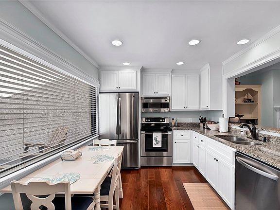 5th image of 1526 Ocean Blvd