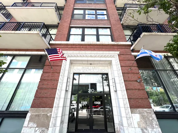 210 S Desplaines St APT 1409, Chicago, IL 60661