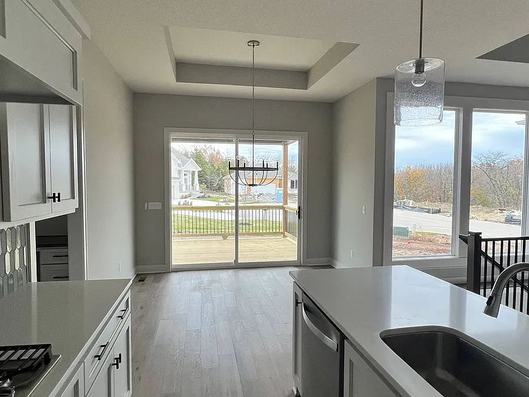 11009 S Millstone Dr — Photo 17