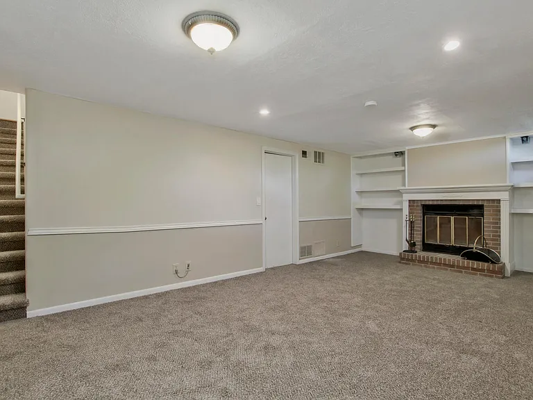 4036 N Edgemoor Dr — Photo 40