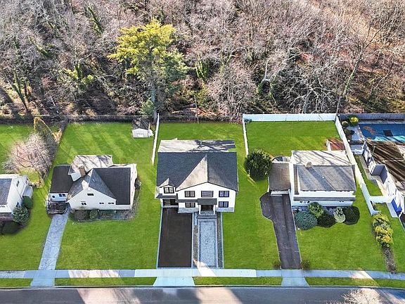 2nd image of 126 Rim Lane