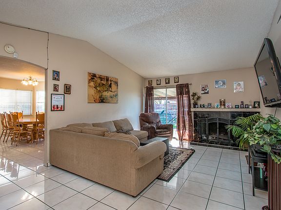 3rd image of 1144 S Beechwood Ave