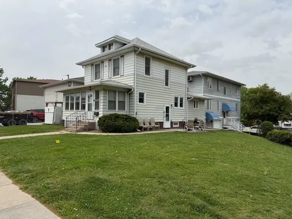 1004 Newton Rd, Iowa City, IA 52246