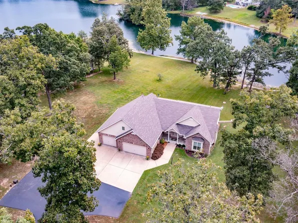 28240 Pinecrest Dr, Wright City, MO 63390