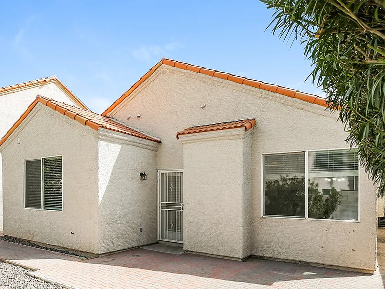 7636 Adornment Ct — Photo 16