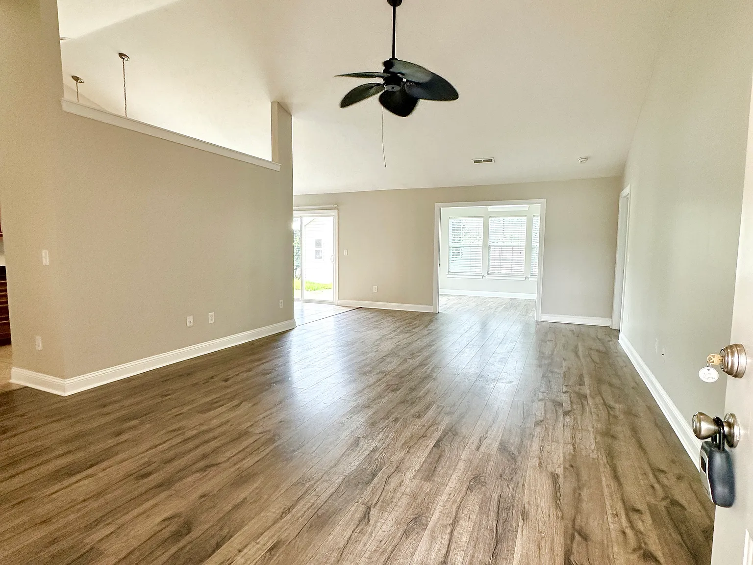 3 bed, 1700 sqft, $2,150 — Photo 2