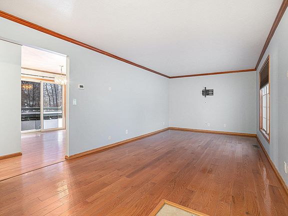3rd image of 958 William Dr