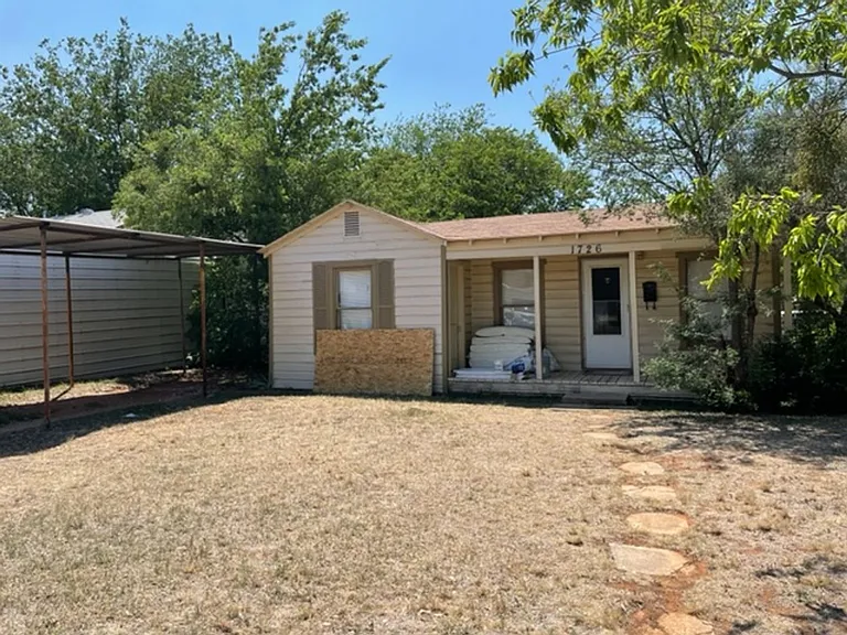 1726 Marshall St — Photo 1