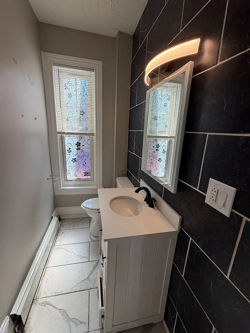 3 Bedroom House — Photo 3
