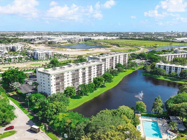 2240 N Cypress Bend Drive #704, Pompano Beach, FL 33069