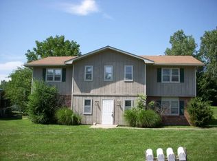 3232 Cardinal Dr, Lawrence, KS 66049