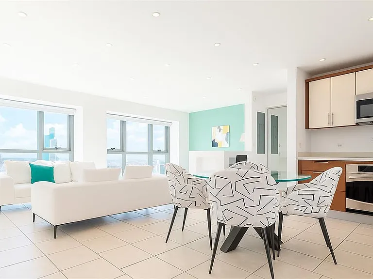 103 Avenida De Diego — Photo 3