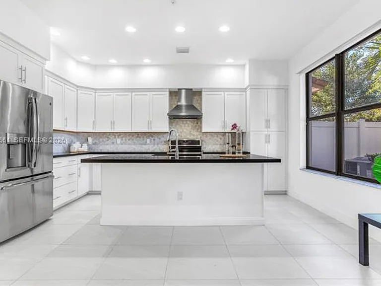 20919 NW 1st Dr #Townhouse 20919 — Photo 10