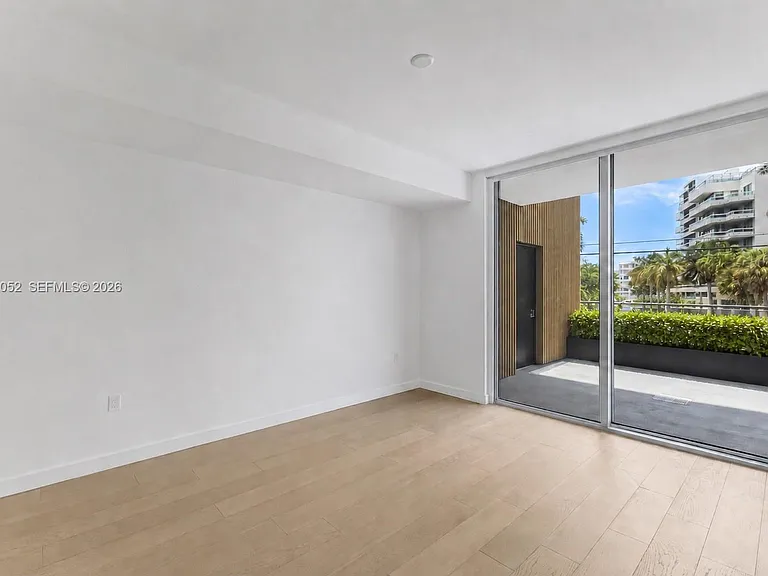 9221 E Bay Harbor Dr #210 — Photo 12