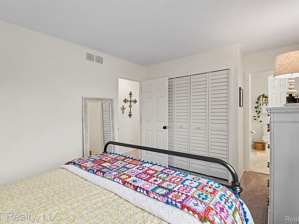 183 Arlington Dr, photo 16