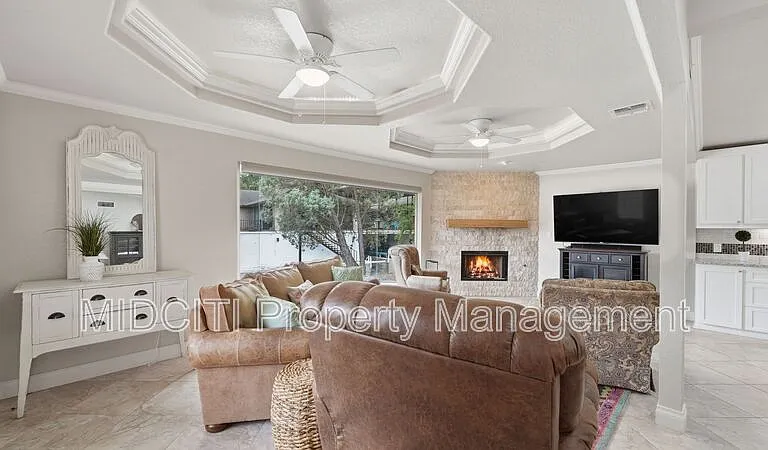 156 Trelawney St — Photo 24