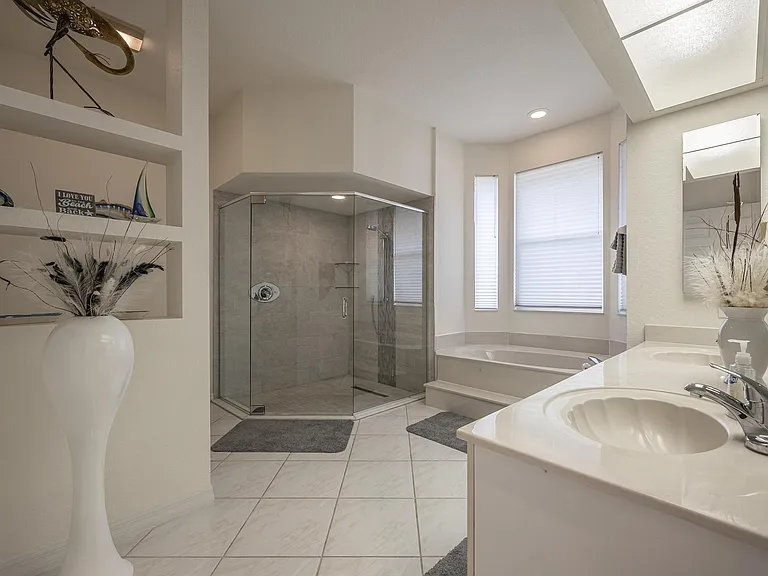 4412 SW 26th Ave — Photo 23