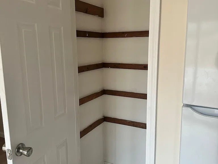 18 Tobin Ave — Photo 5