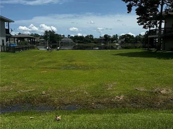 3132 Oak Ln, Slidell, LA 70458