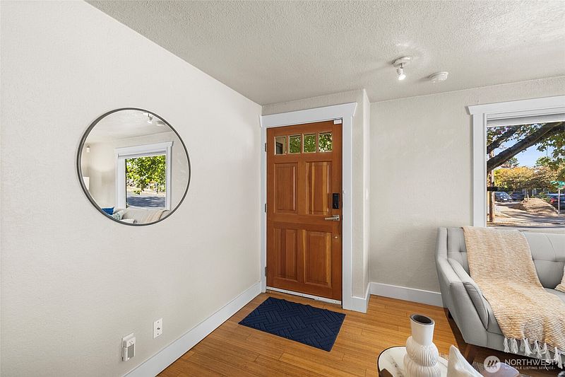 3rd image of 3019 E Union Street