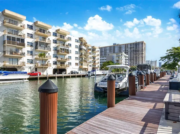 3875 NE 168th St #3875, North Miami Beach, FL 33160