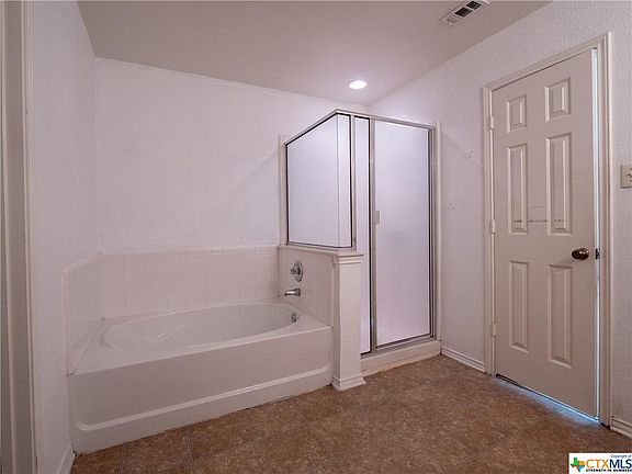 5th image of 224 Calixto Ct