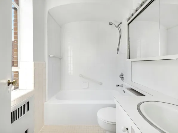 20 East 74th Street image 7 of 21