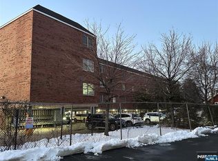 65 Fairview St APT 3D, Palisades Park, NJ 07650