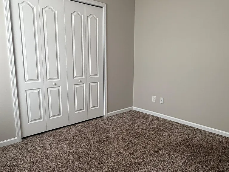 130 Caledonia Dr — Photo 18