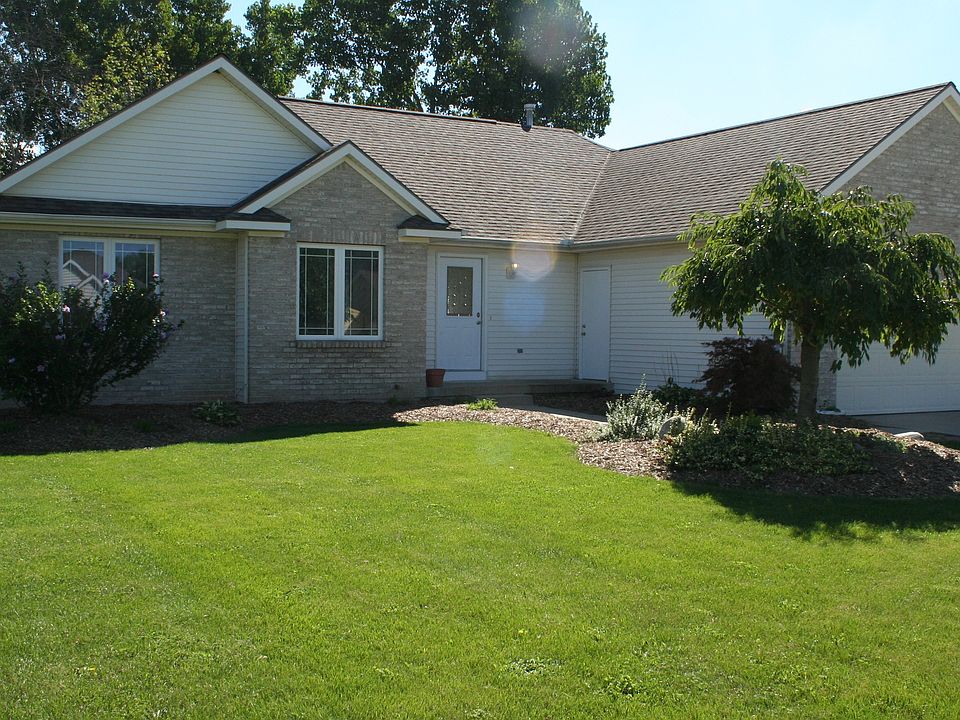 1st image of 852 Sunrise Ct NW