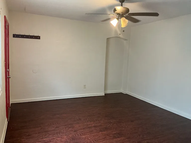 446 Francis Blvd — Photo 4