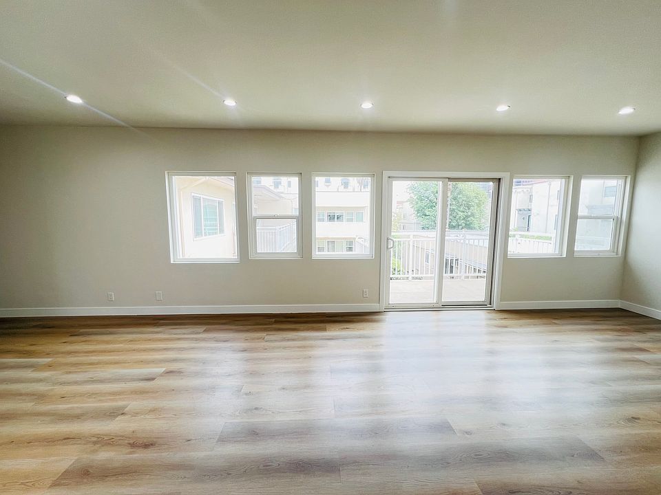 1st image of 11635 Mayfield Ave APT 16