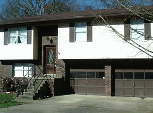 116 Village Dr, Scott Depot, WV 25560