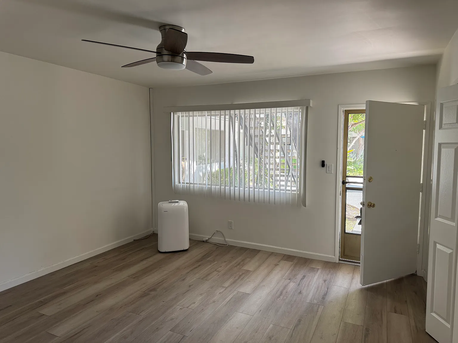 Crestwood Apartments — Photo 2