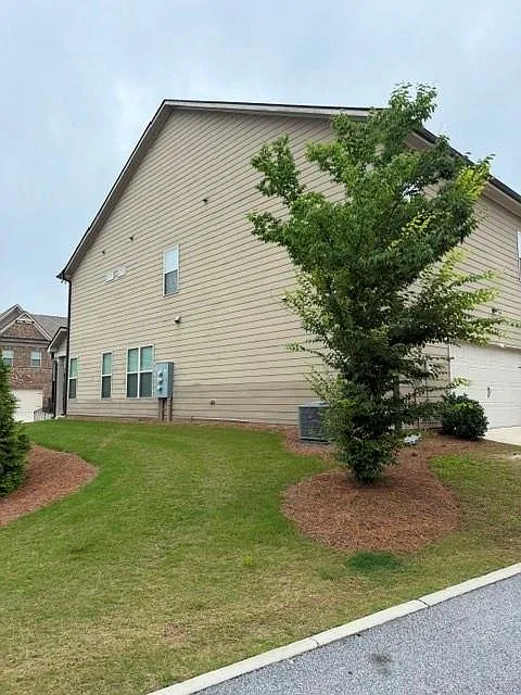 3 bed, 2.5 bath, 2040 sqft, $2,300 — Photo 4