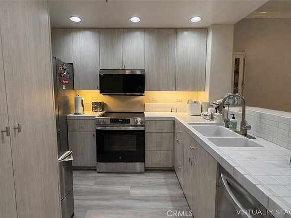 5th image of 2253 Martin APT 107