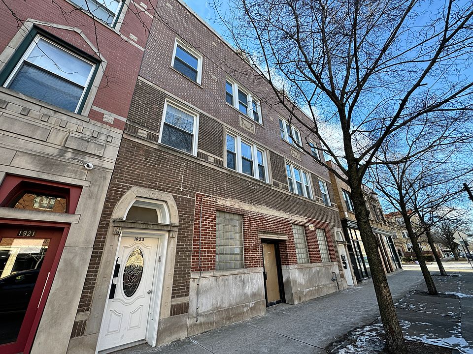 1st image of 1923 W Montrose Ave APT 3