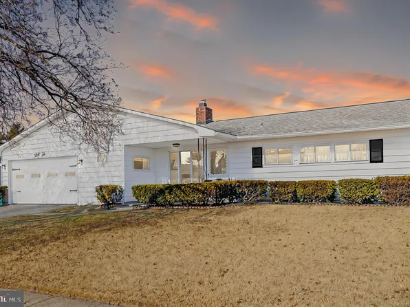 36 Good Ln, Levittown, PA 19055