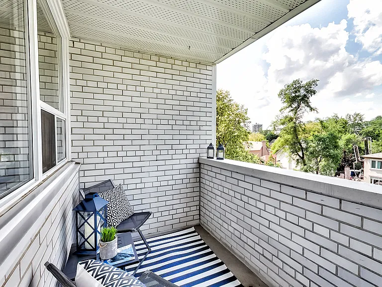 630 Roselawn Ave — Photo 78