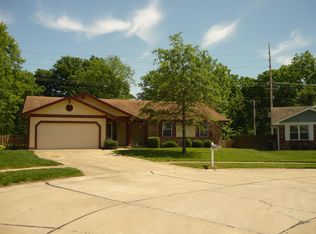 1300 Edinburgh Dr, Saint Charles, MO 63303