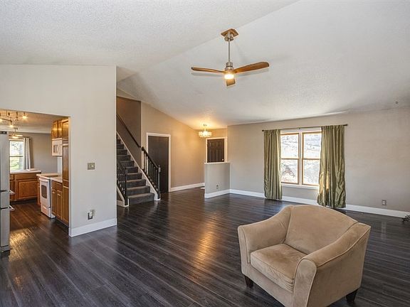 5th image of 1628 Deborah Dr NE
