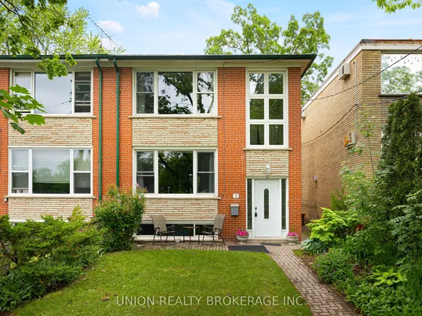 7 Norwood Rd, Toronto, ON M4E 2R9